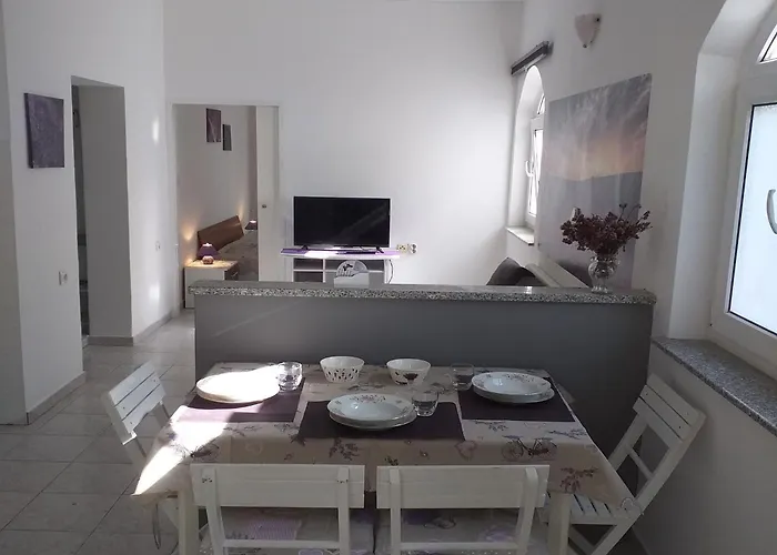 Lägenhet Lavanda & - One Bedroom With Shared Terrace *